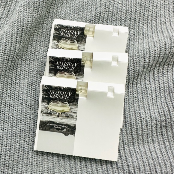 Jennifer Aniston by Jennifer Aniston 3 vials - Picture 2 of 2